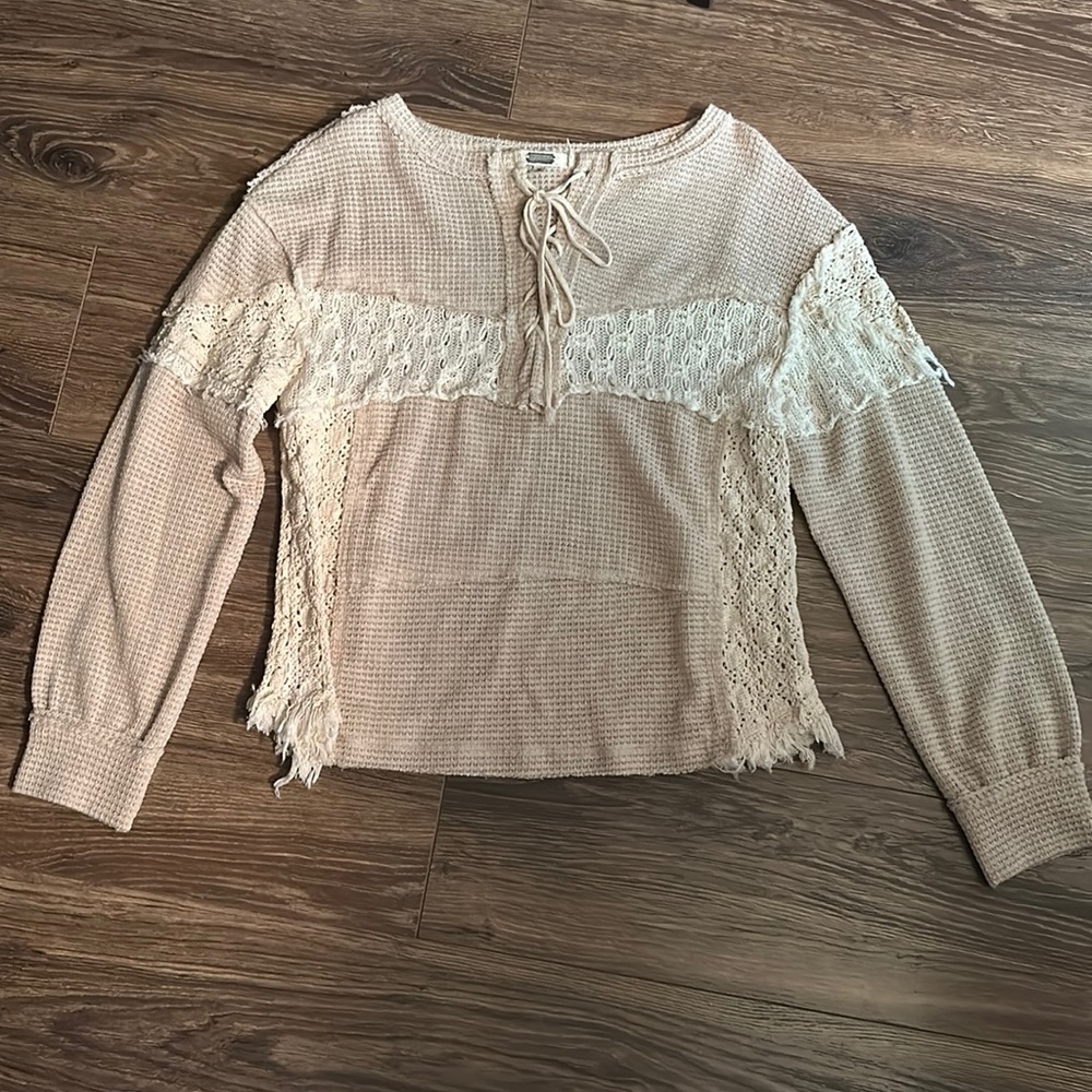 Cute shirt! Like new worn once. From smoke-free pet free home.